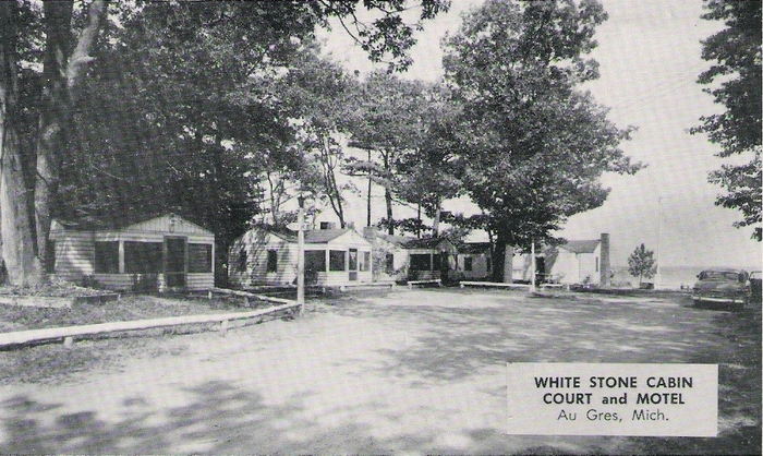 White Stone Pointe Cabins (White Stone Cabin and Motel) - Old Postcard